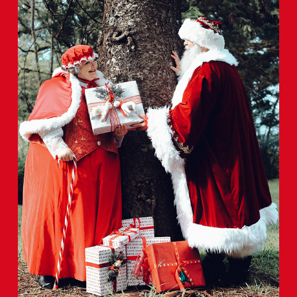 Photos with Maui Santa & Mrs. Claus 2025